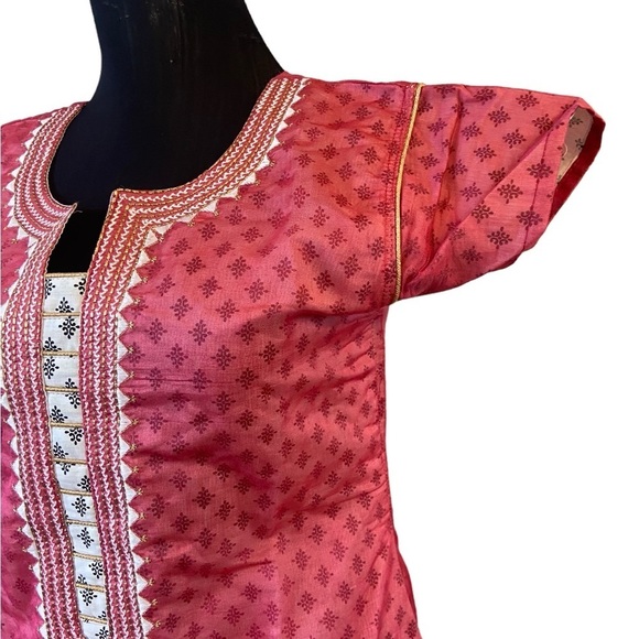 Pink Embroidered Traditional Kurta Tunic - Picture 13 of 16